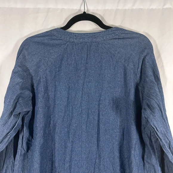 Woman Within Blouse Women's Medium 14 16 Dark Wash Blue Vneck Button Up Long Sle - Picture 8 of 9